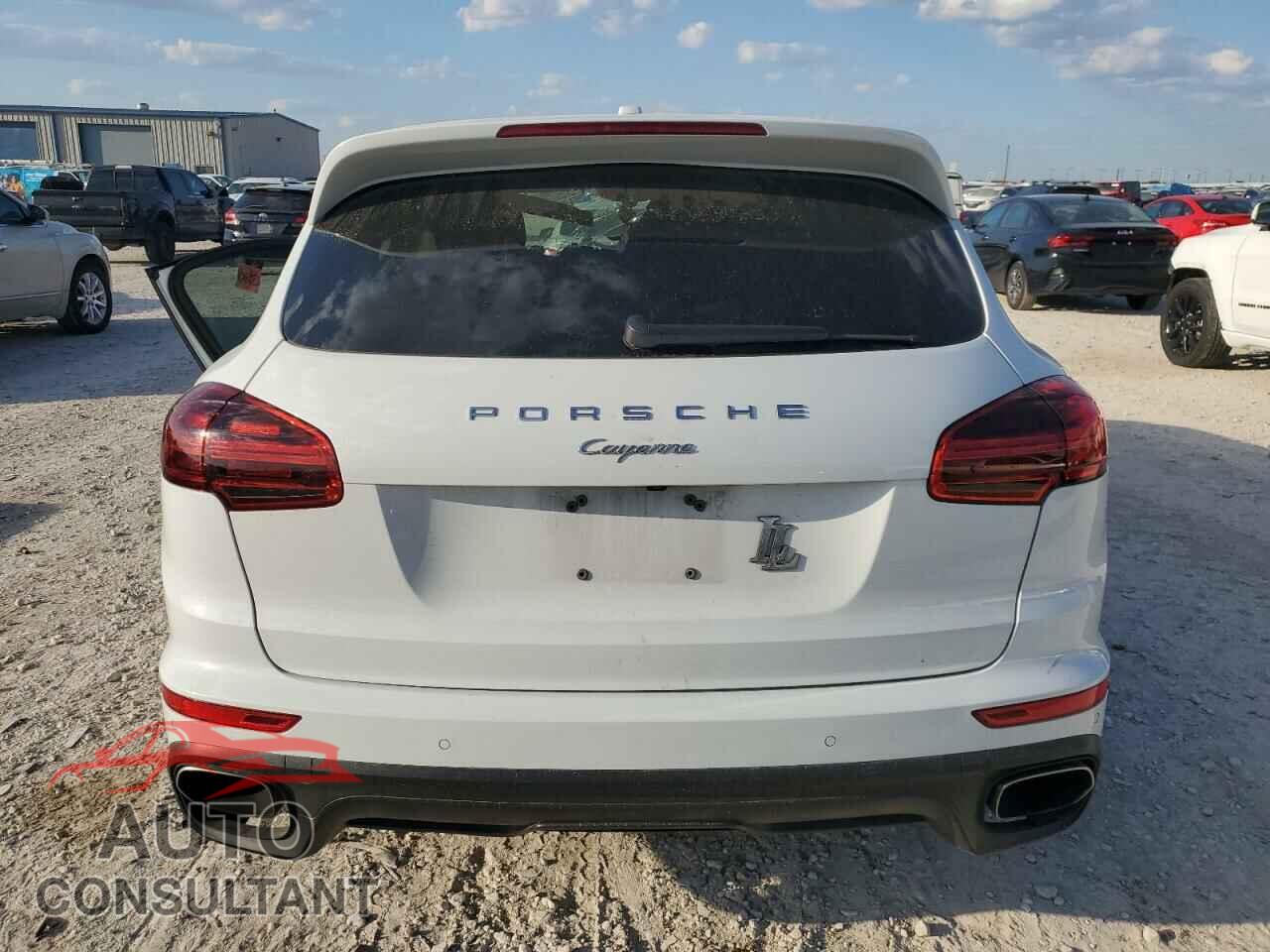 PORSCHE CAYENNE 2016 - WP1AA2A22GLA09643