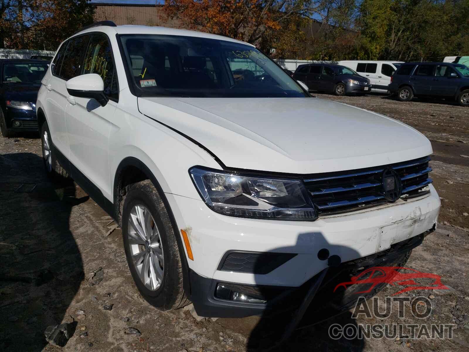 VOLKSWAGEN TIGUAN 2018 - 3VV2B7AX1JM040935