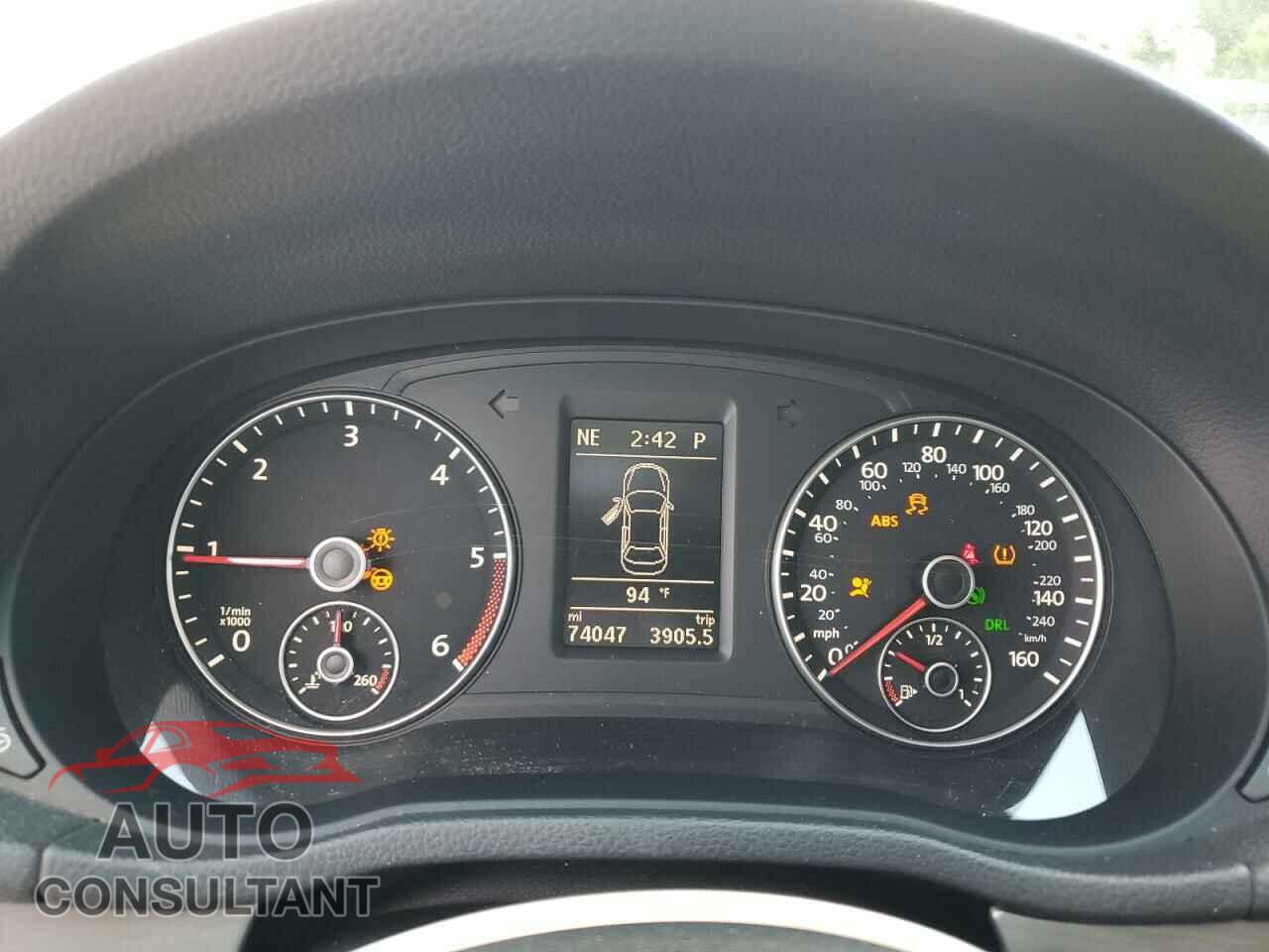 VOLKSWAGEN PASSAT 2015 - 1VWBV7A32FC058465