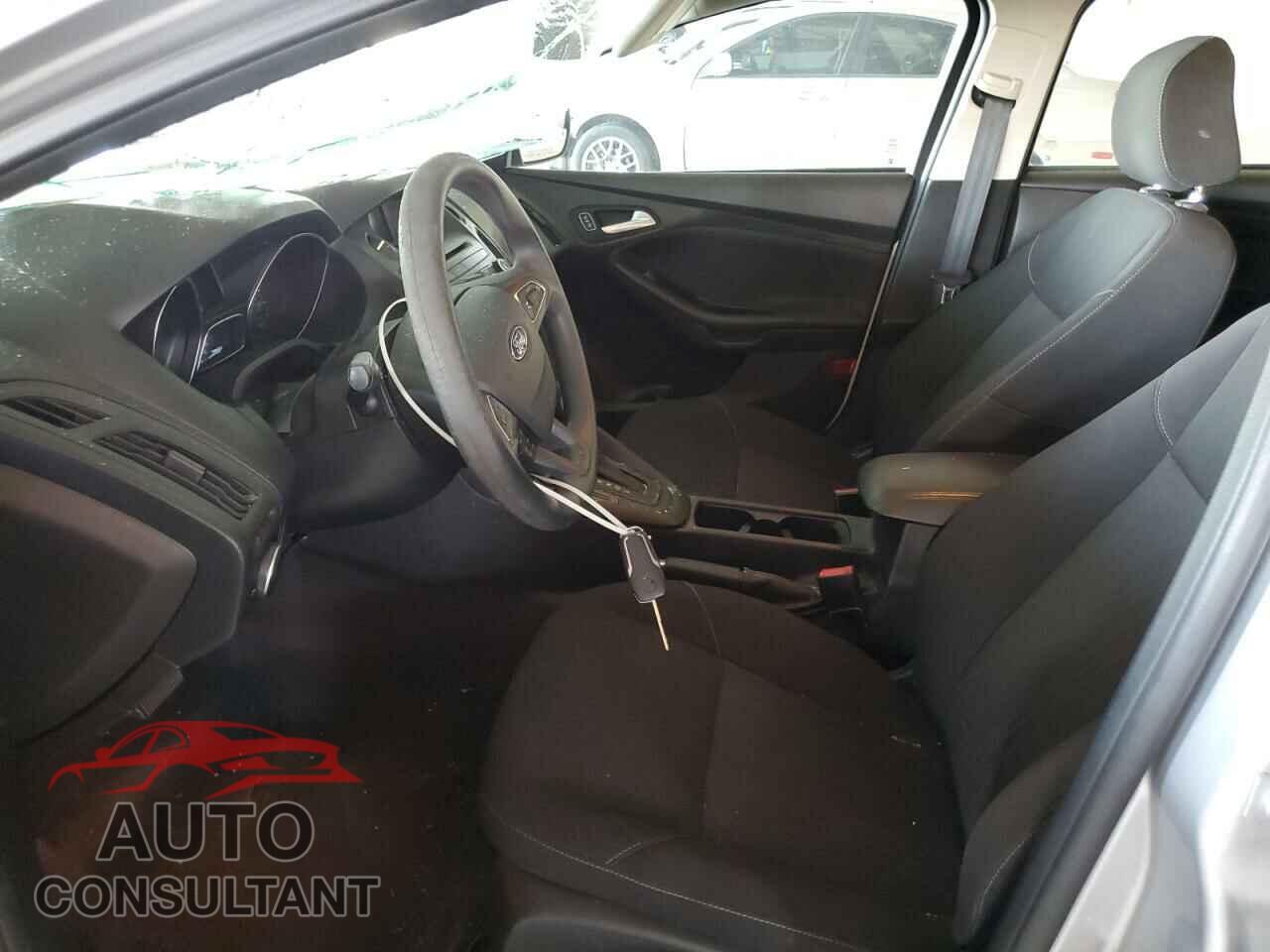 FORD FOCUS 2017 - 1FADP3F22HL271584