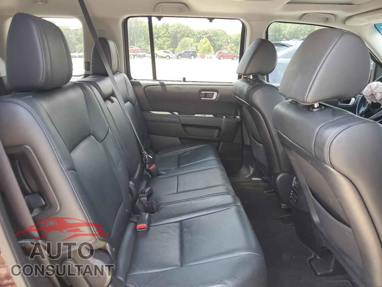 HONDA PILOT 2015 - 5FNYF3H97FB002232