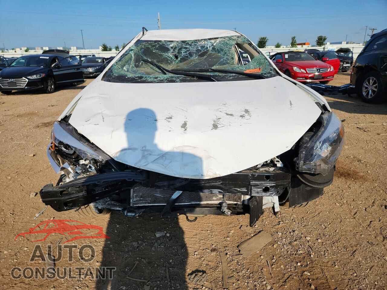 TOYOTA COROLLA 2015 - 2T1BURHE4FC252740
