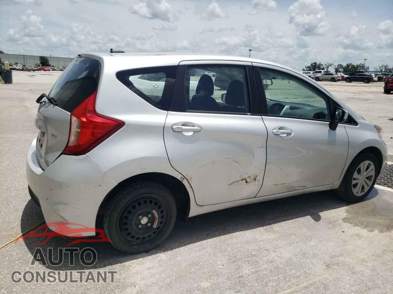 NISSAN VERSA 2017 - 3N1CE2CP5HL352429