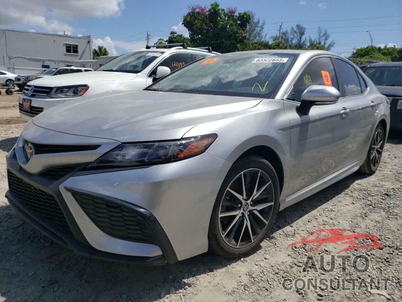 TOYOTA CAMRY 2022 - 4T1G11AK1NU669052