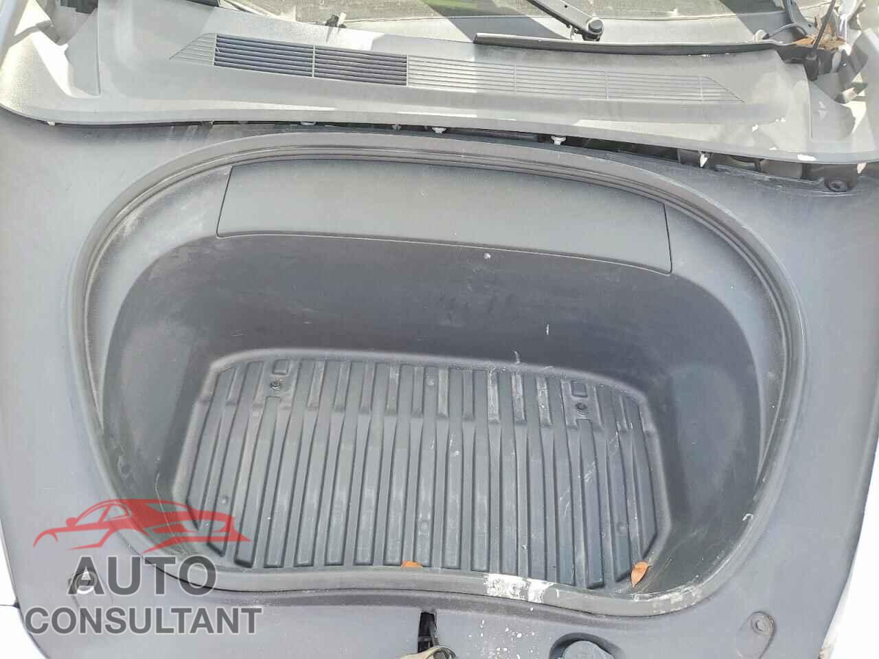 TESLA MODEL 3 2024 - 5YJ3E1EA0RF749000