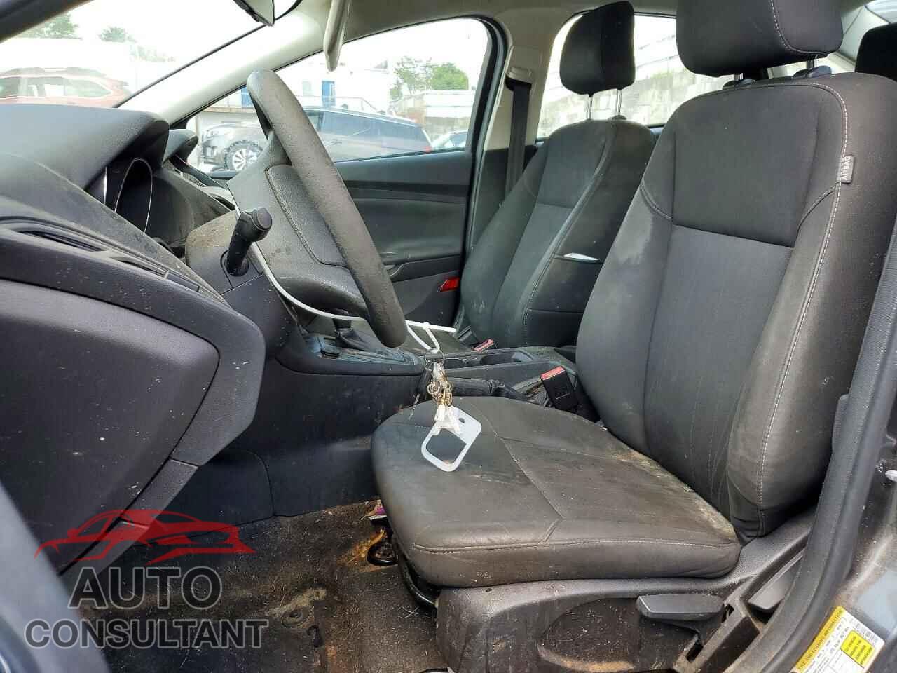 FORD FOCUS 2018 - 1FADP3E23JL301392