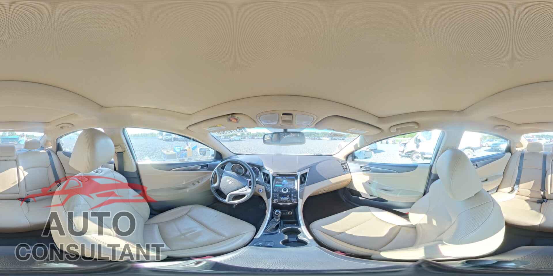HYUNDAI SONATA 2012 - KMHEC4A47CA034288