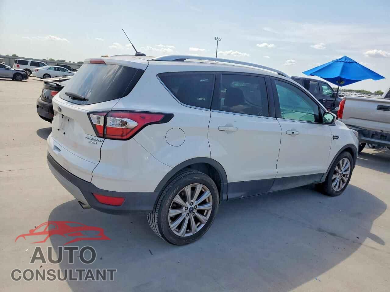 FORD ESCAPE 2017 - 1FMCU0JD1HUD27879