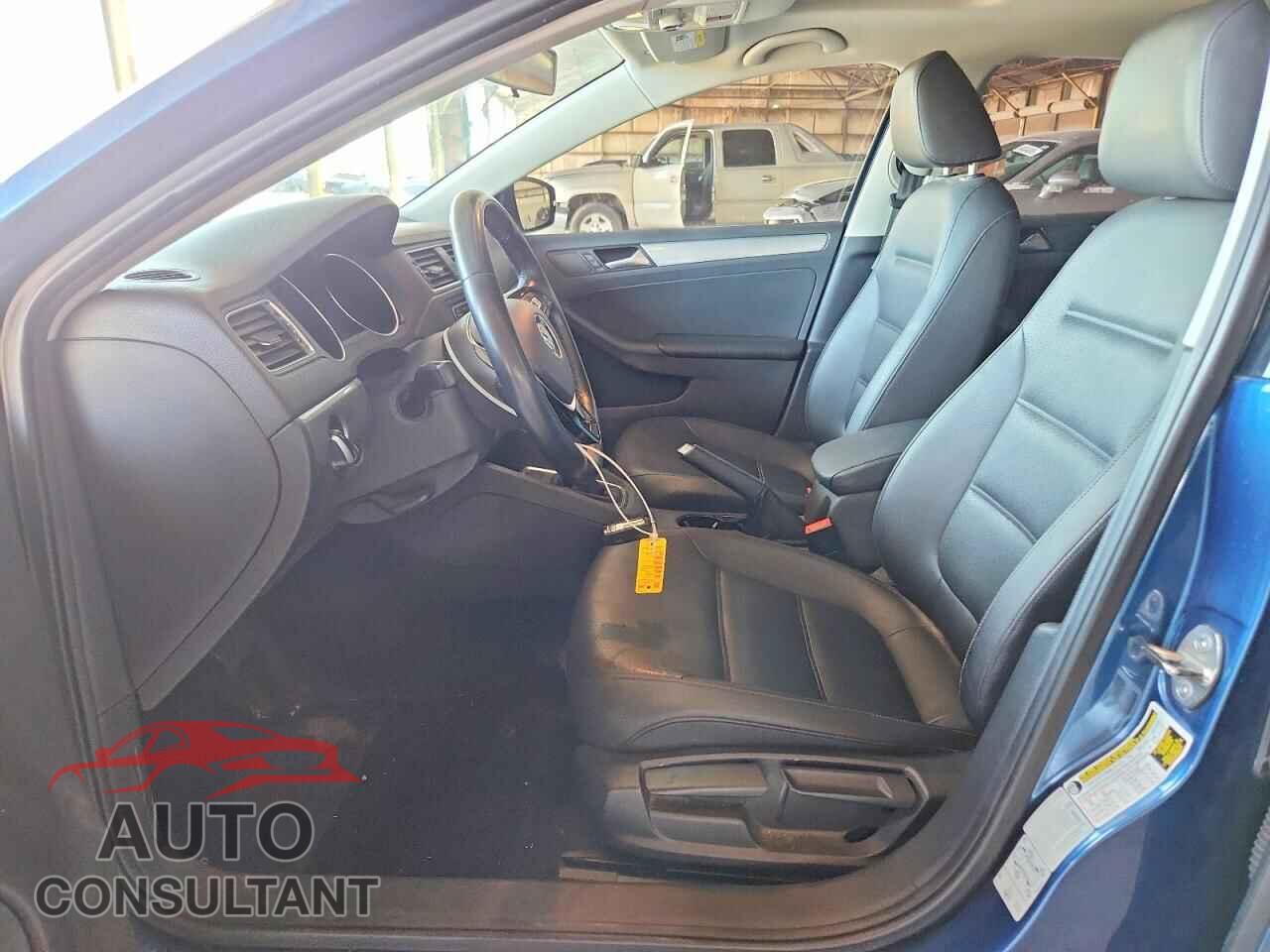 VOLKSWAGEN JETTA 2017 - 3VWDB7AJ4HM309987