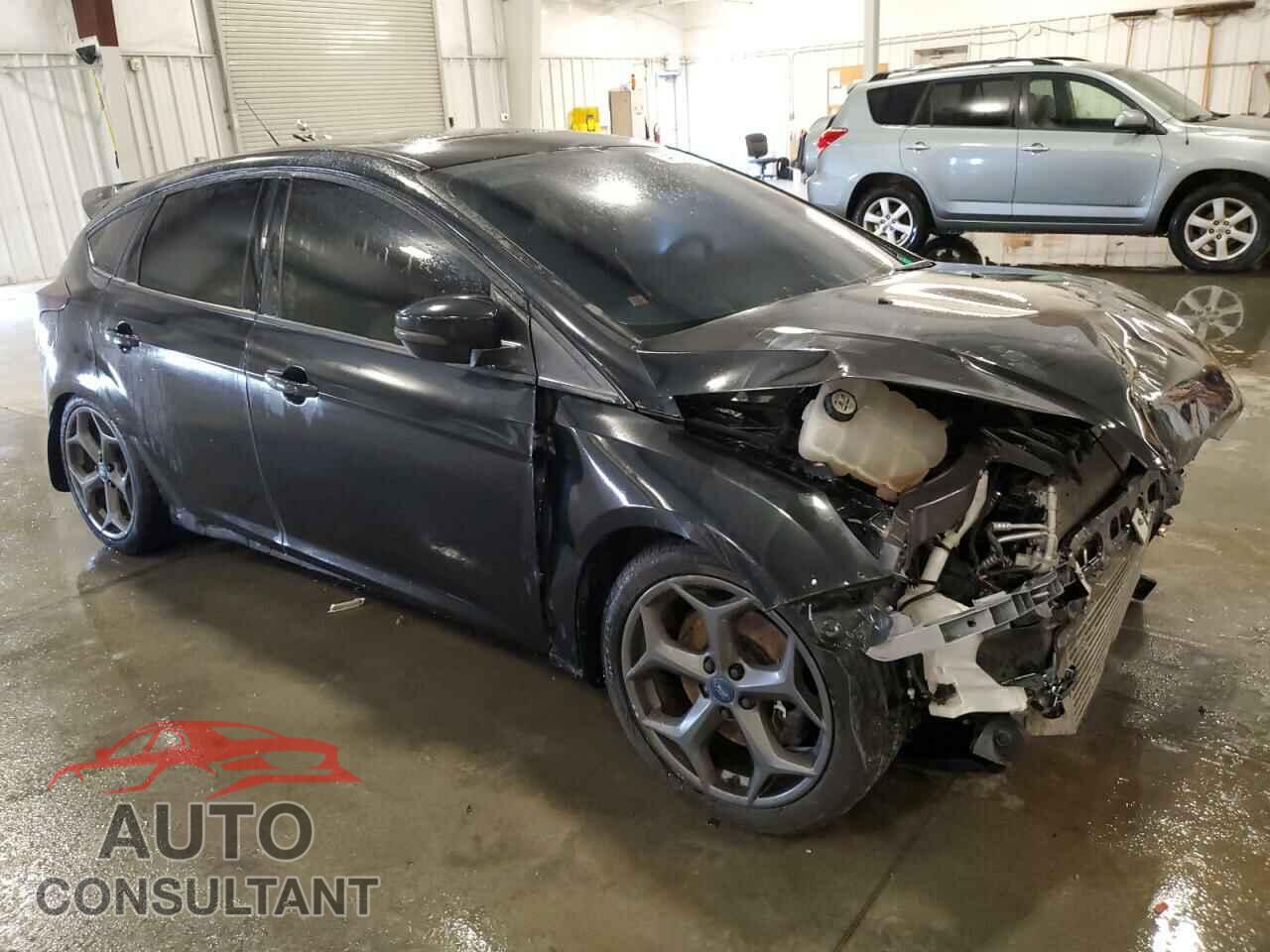 FORD FOCUS 2013 - 1FADP3L9XDL196936