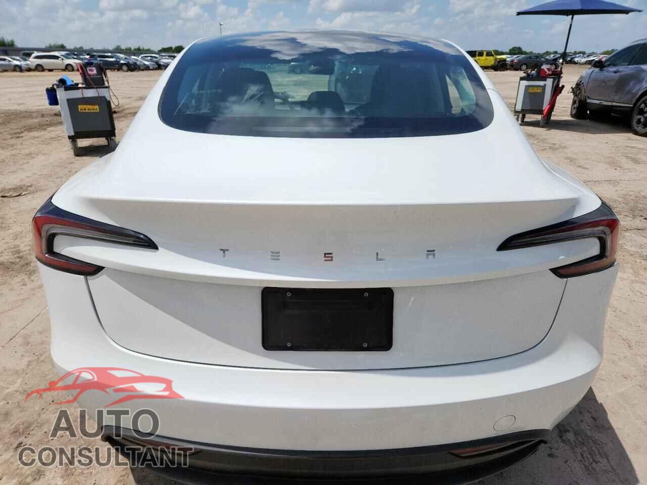 TESLA MODEL 3 2025 - 5YJ3E1EA2SF904197