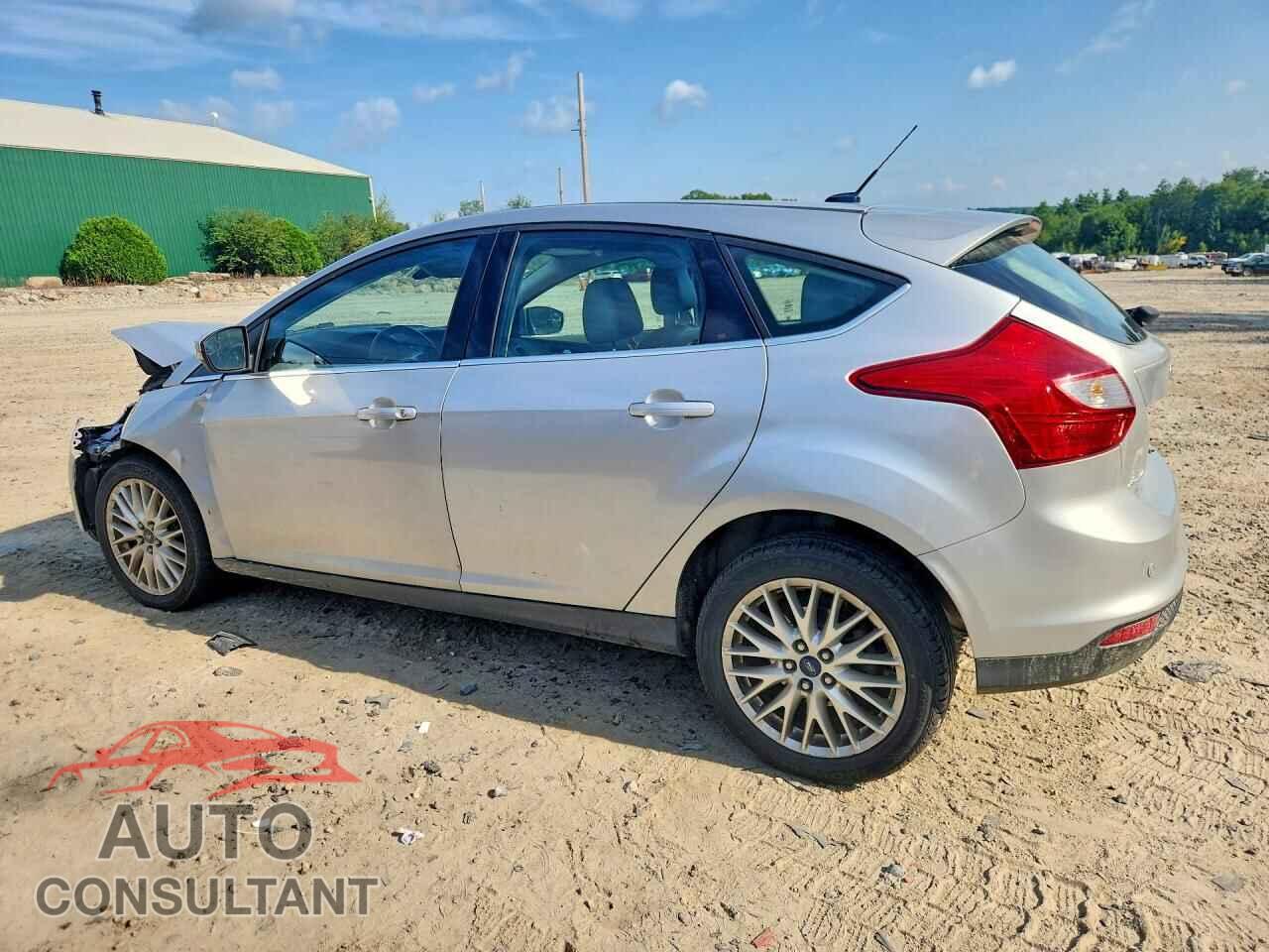FORD FOCUS 2012 - 1FAHP3M24CL229740