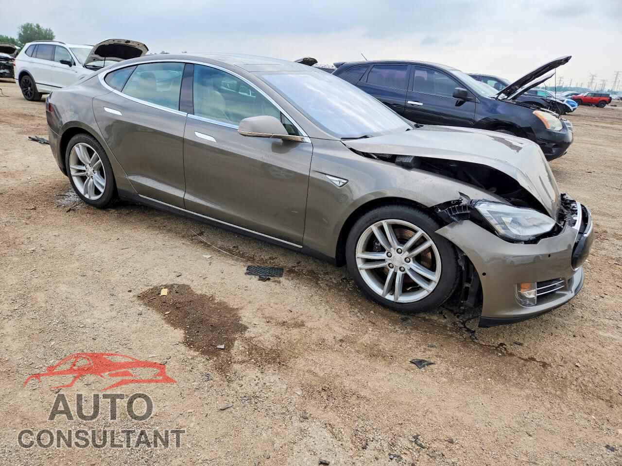 TESLA MODEL S 2015 - 5YJSA1E21FF111916