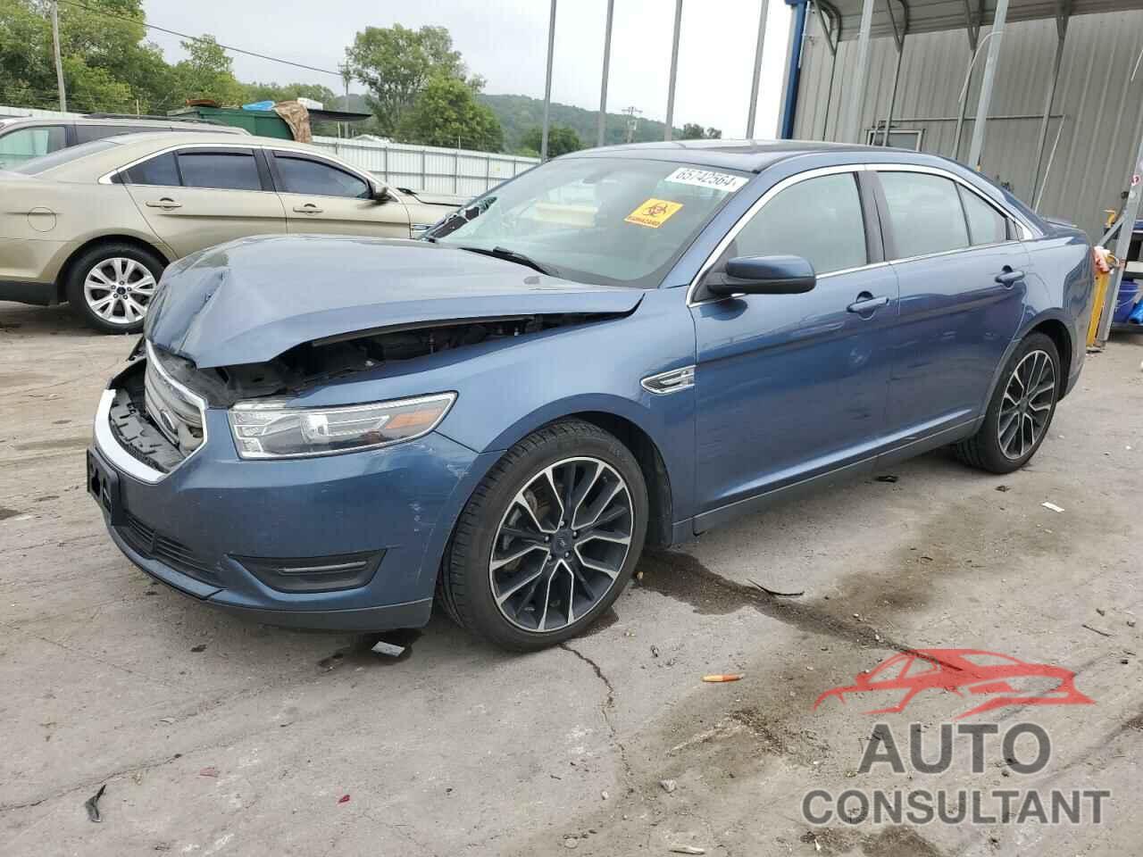 FORD TAURUS 2018 - 1FAHP2E89JG101013