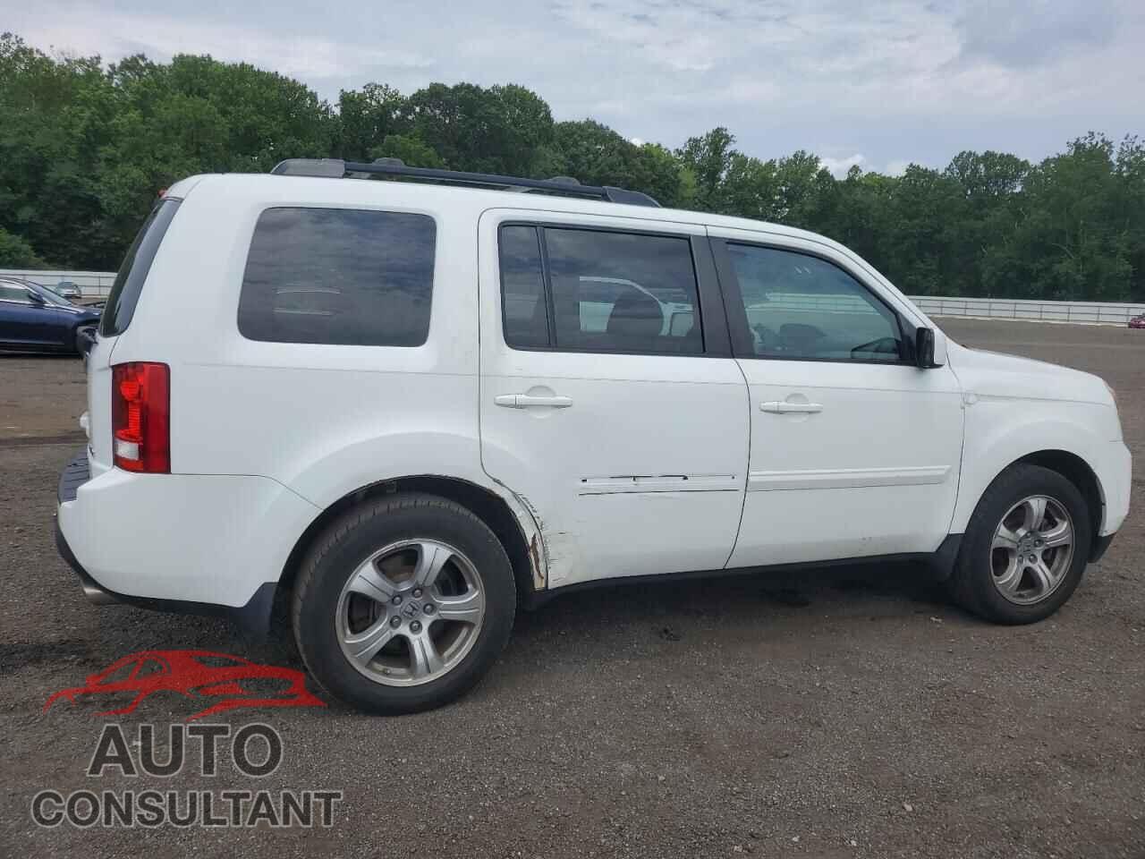 HONDA PILOT 2013 - 5FNYF4H50DB080612