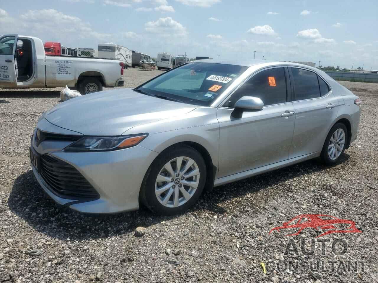 TOYOTA CAMRY 2018 - 4T1B11HK3JU588967