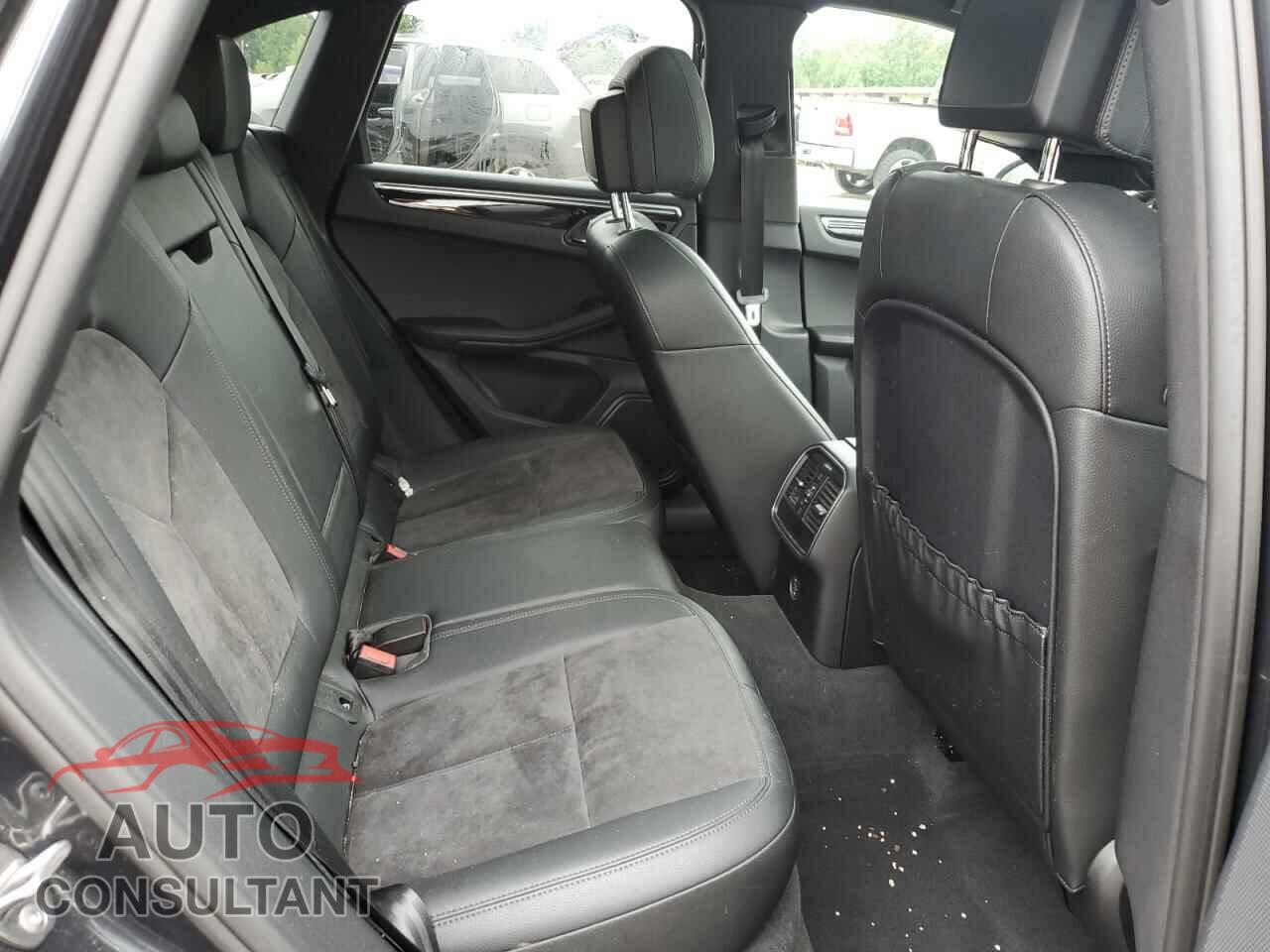 PORSCHE MACAN 2018 - WP1AA2A52JLB06035