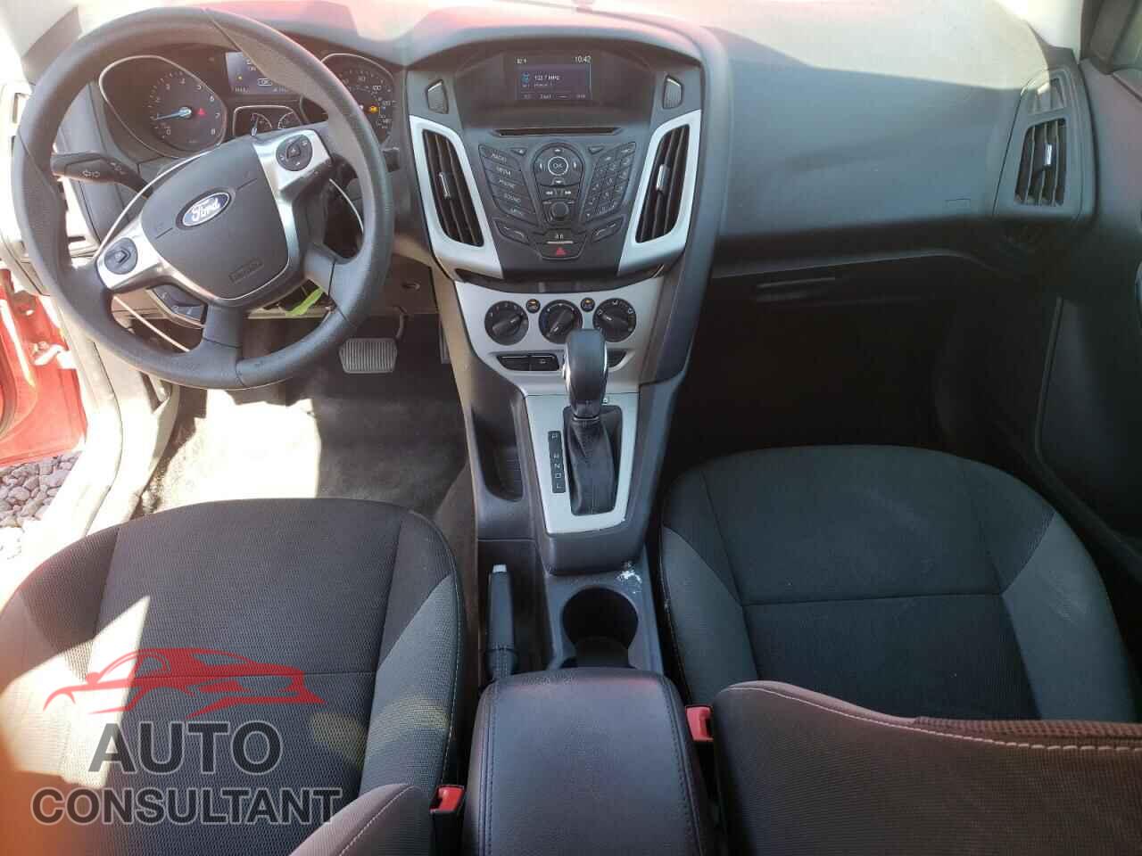 FORD FOCUS 2014 - 1FADP3F2XEL242104