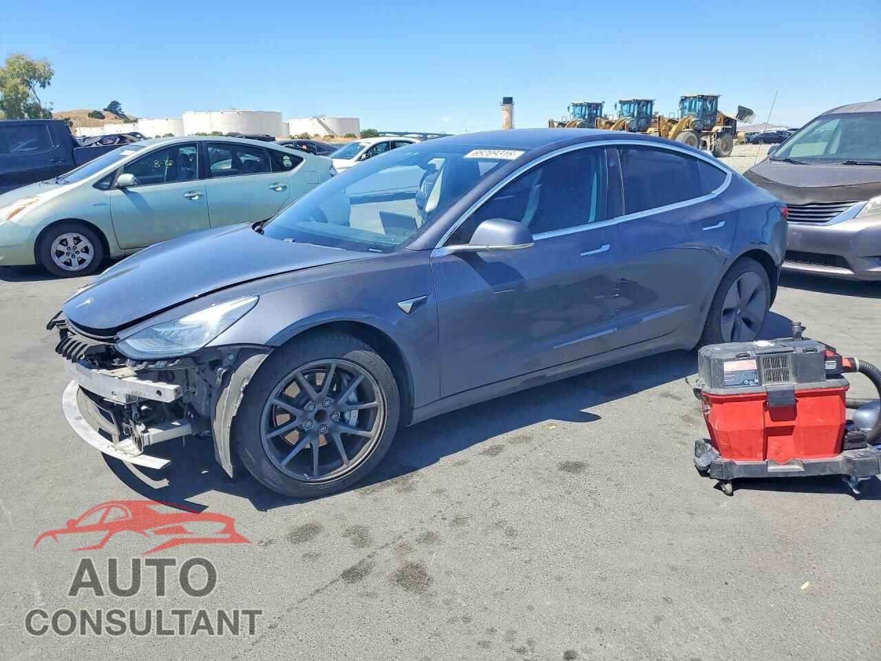 TESLA MODEL 3 2018 - 5YJ3E1EA7JF038205