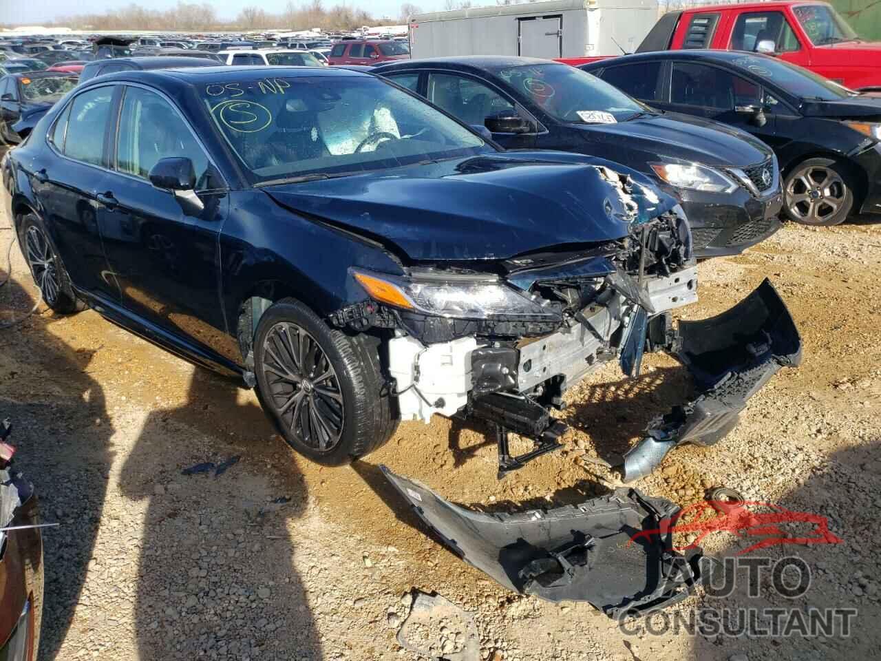 TOYOTA CAMRY 2018 - 4T1B11HK1JU676948