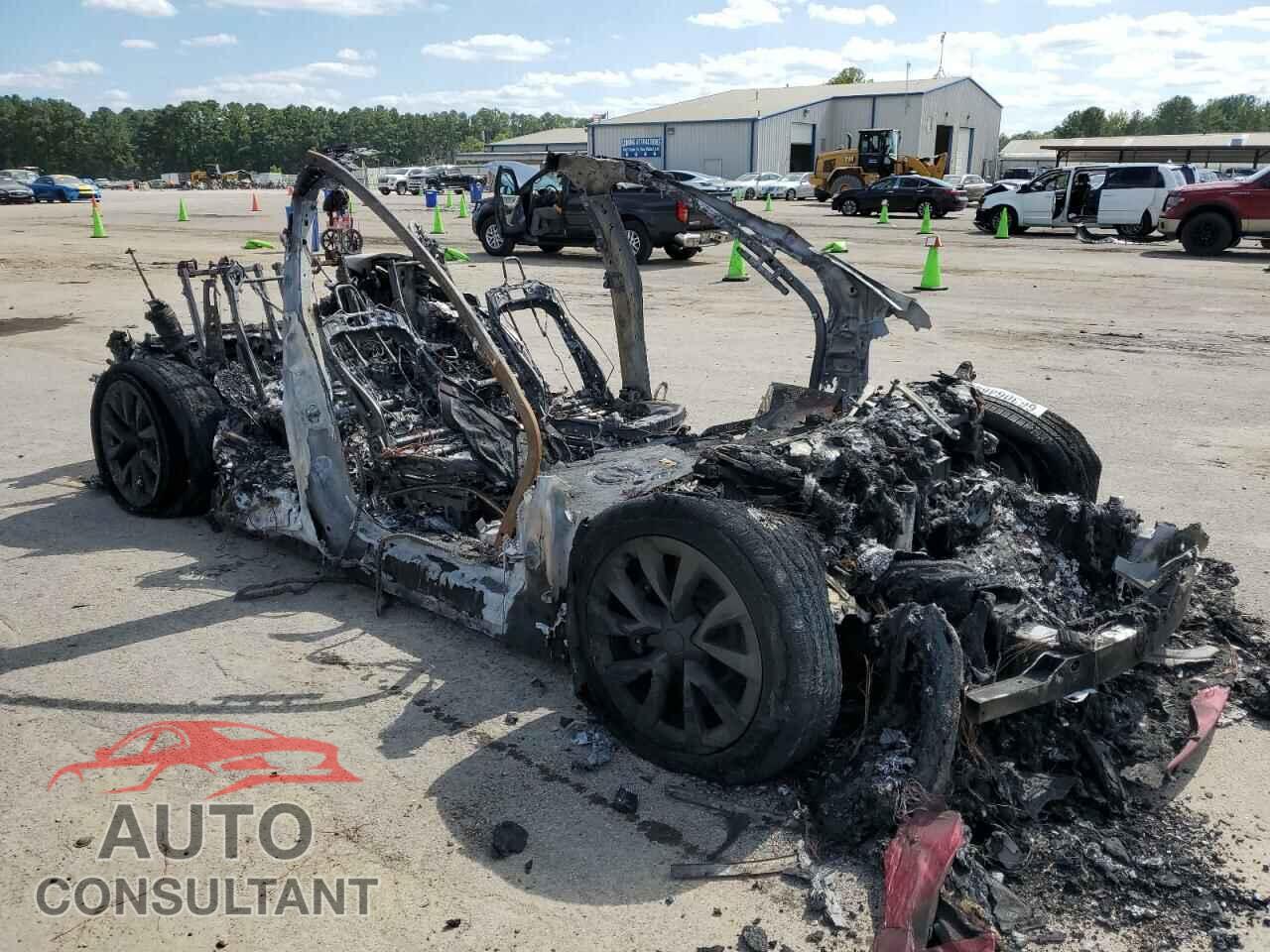TESLA MODEL X 2023 - 7SAXCBE5XPF420630
