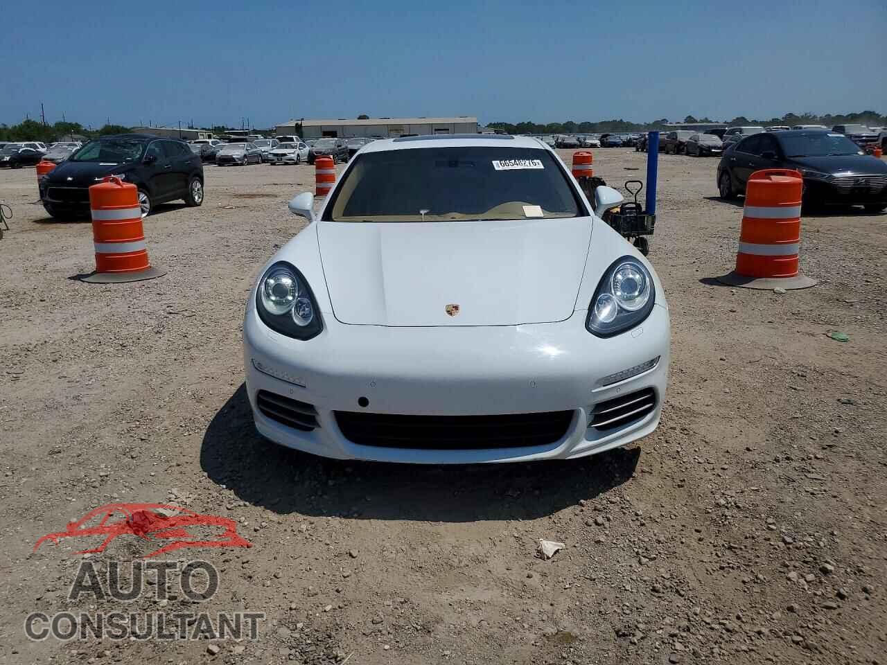 PORSCHE PANAMERA 2015 - WP0AA2A77FL000528