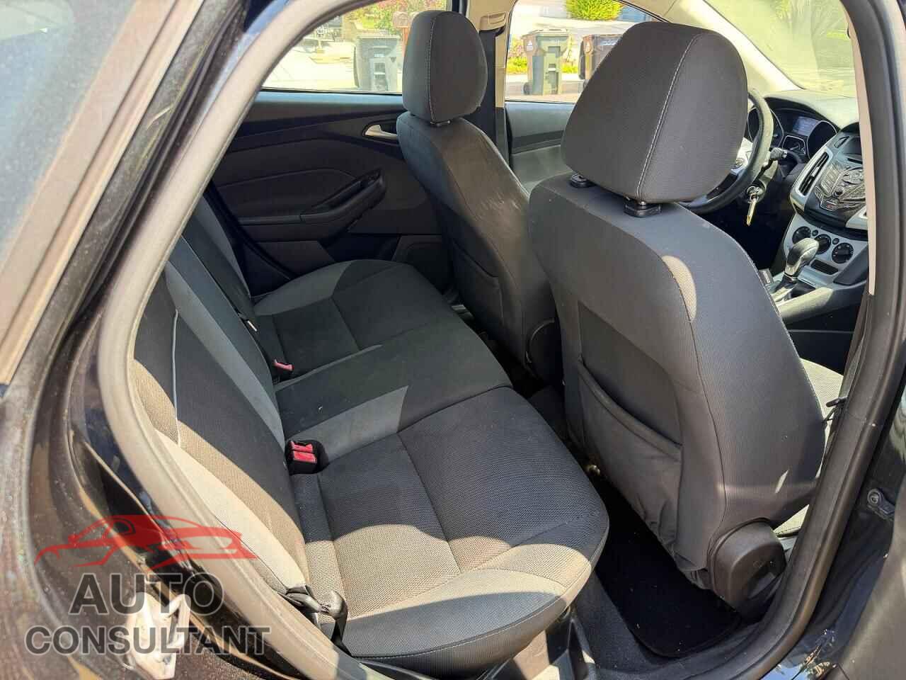 FORD FOCUS 2014 - 1FADP3K22EL198461