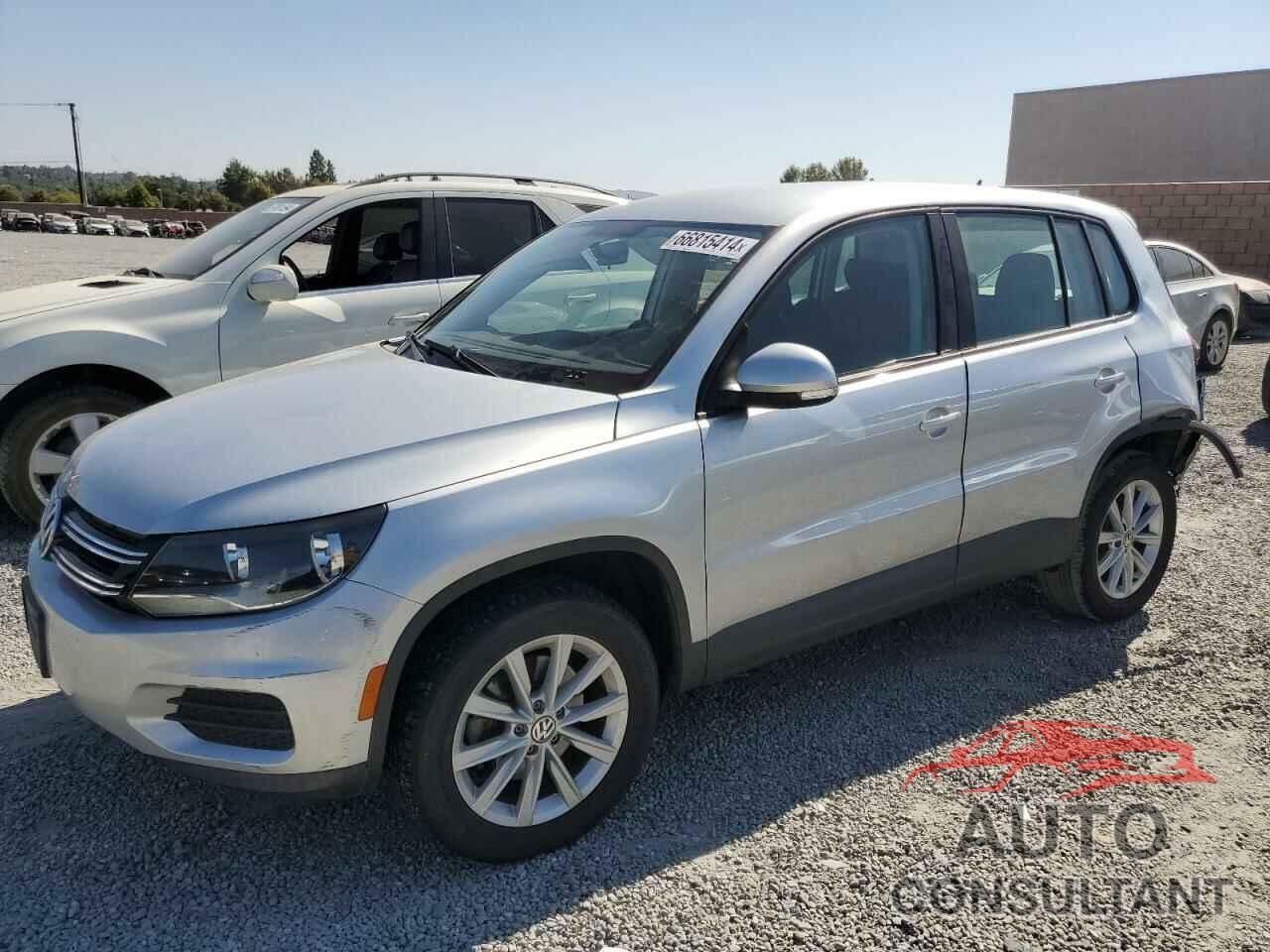 VOLKSWAGEN TIGUAN 2017 - WVGAV7AX6HK049791