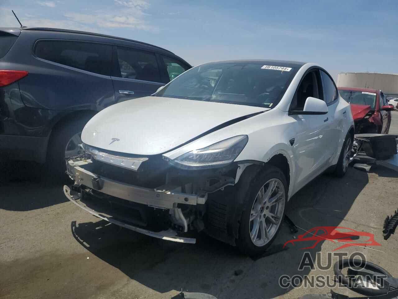 TESLA MODEL Y 2021 - 5YJYGDED8MF103627