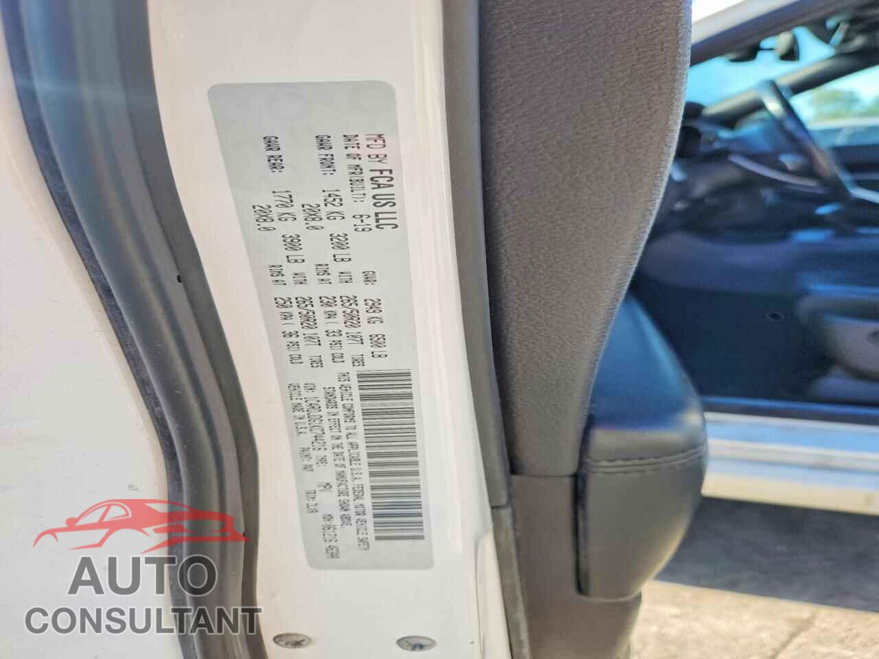 DODGE DURANGO 2019 - 1C4RDJDG1KC744216