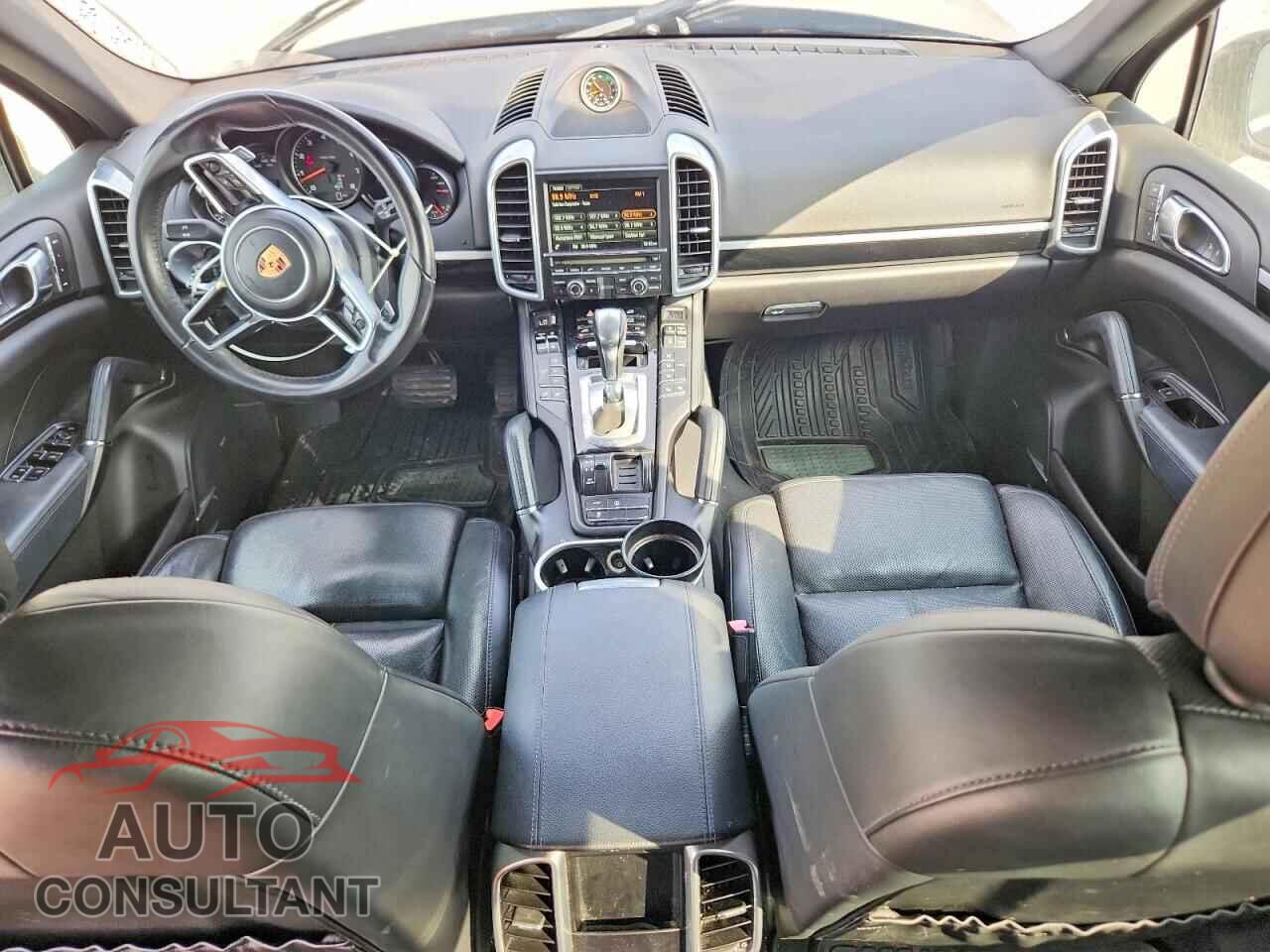 PORSCHE CAYENNE 2016 - WP1AA2A28GKA10737