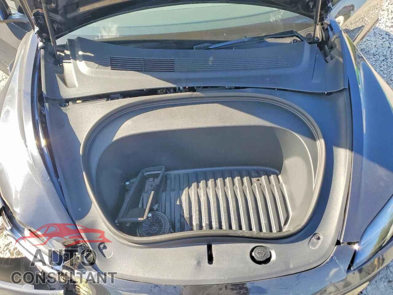 TESLA MODEL 3 2026 - 5YJ3E1EB0TF214801
