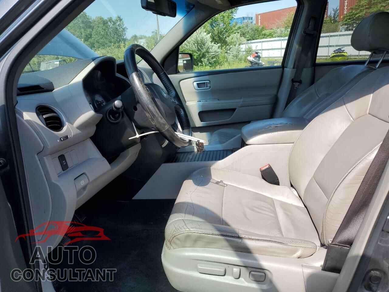 HONDA PILOT 2011 - 5FNYF4H50BB069915