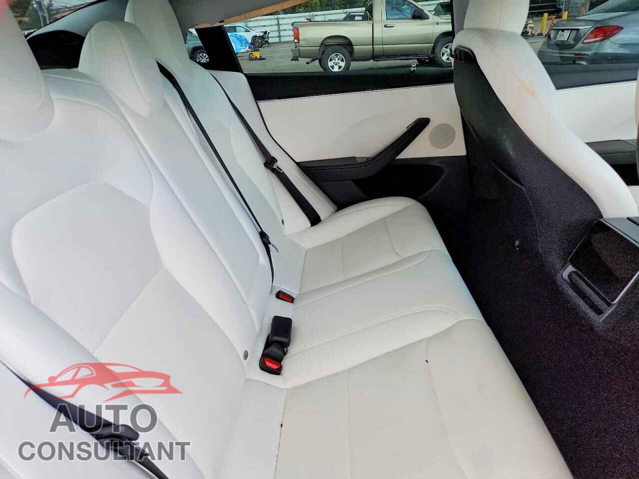 TESLA MODEL 3 2025 - 5YJ3E1EA7SF940337