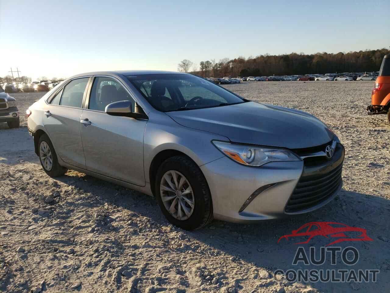 TOYOTA CAMRY 2016 - 4T4BF1FK3GR569158