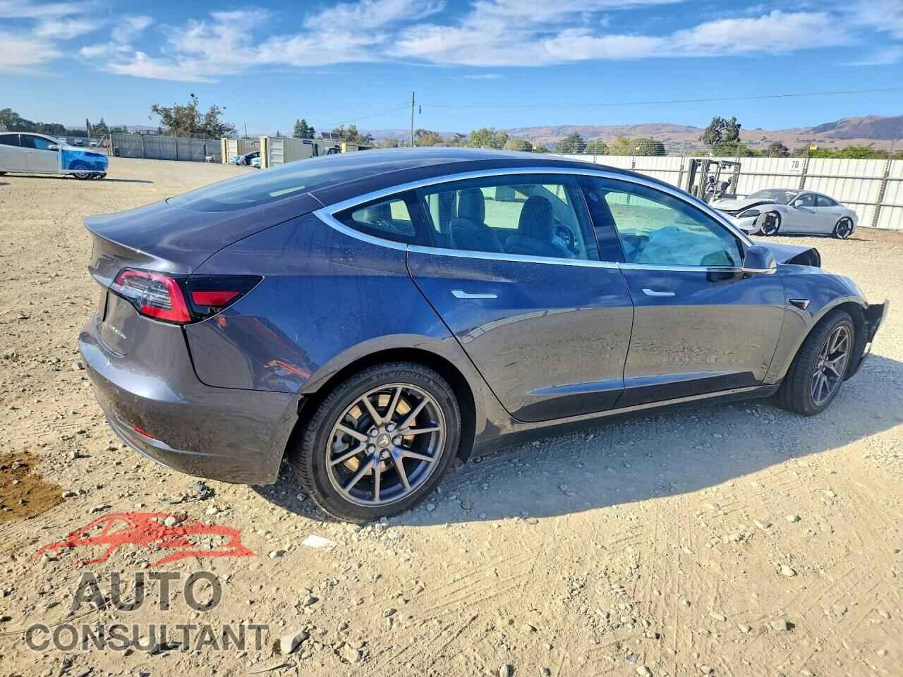 TESLA MODEL 3 2019 - 5YJ3E1EB5KF205767