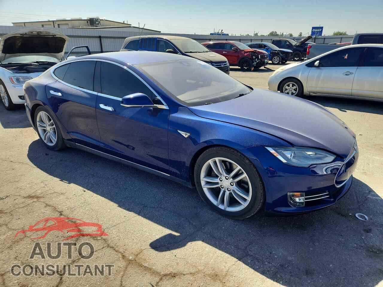 TESLA MODEL S 2015 - 5YJSA1H22FF092577