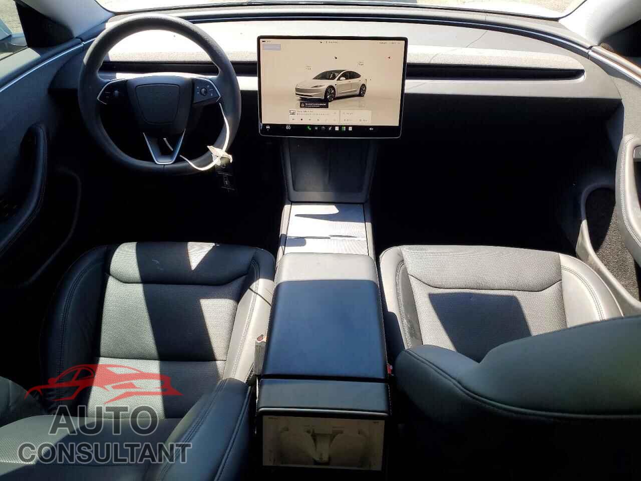 TESLA MODEL 3 2024 - 5YJ3E1EA8RF833985