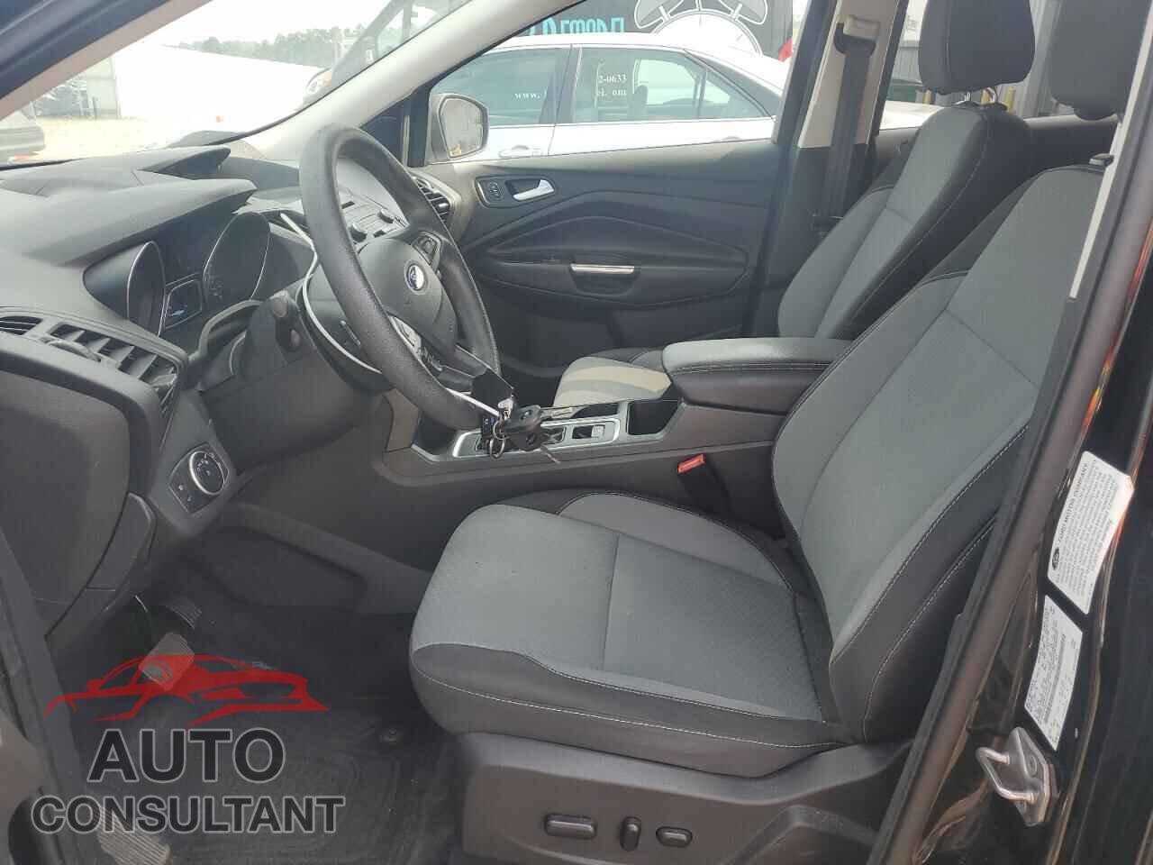 FORD ESCAPE 2017 - 1FMCU9GD4HUB55651