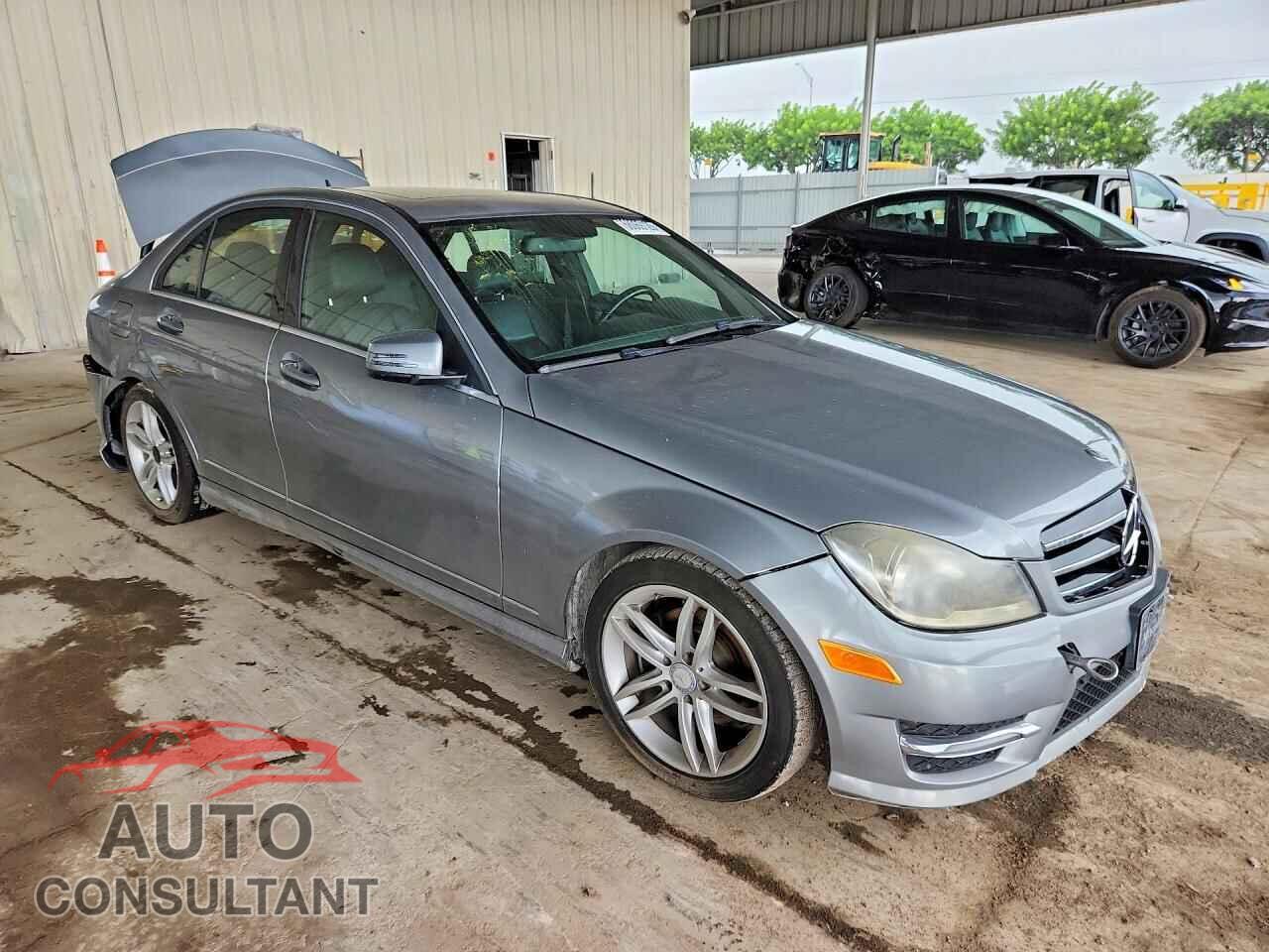 MERCEDES-BENZ C-CLASS 2014 - WDDGF4HB2EA948837