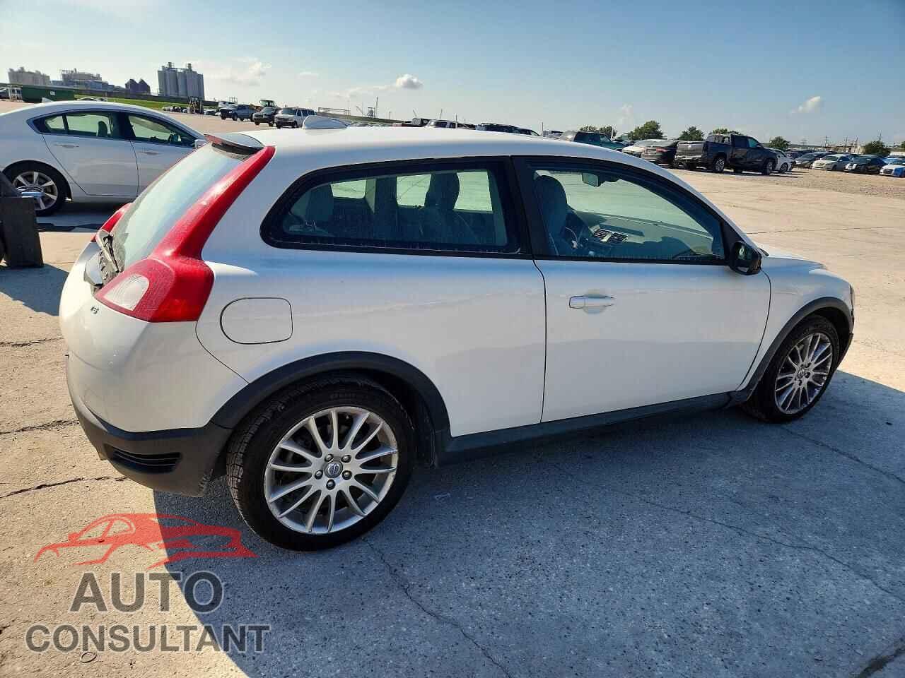 VOLVO C30 2010 - YV1672MK4A2174182