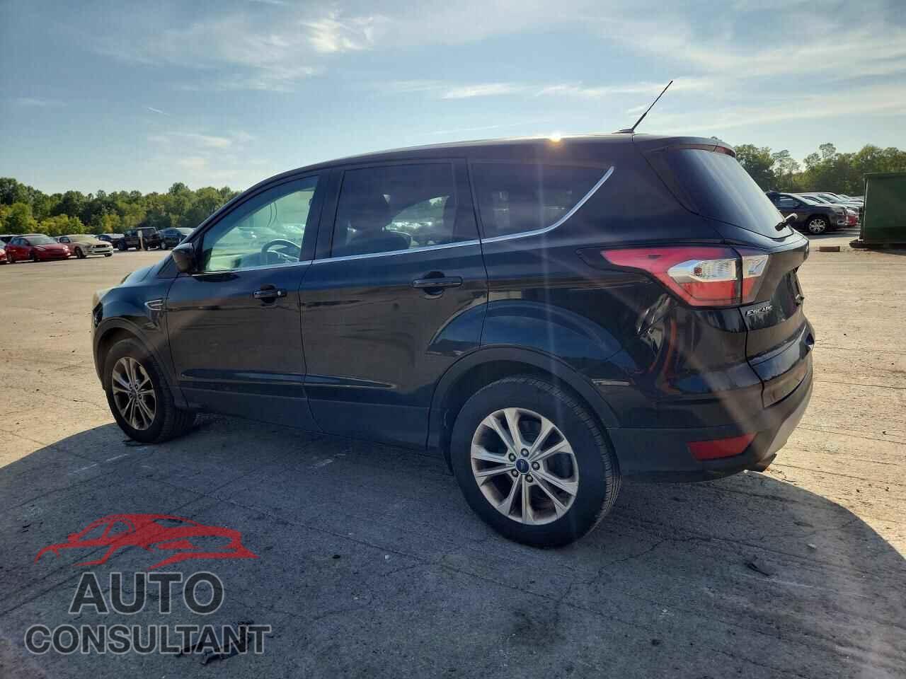 FORD ESCAPE 2017 - 1FMCU9GD5HUD99261