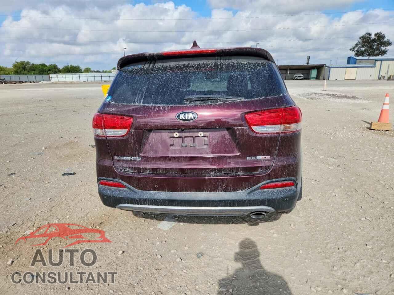 KIA SORENTO 2017 - 5XYPH4A11HG252075