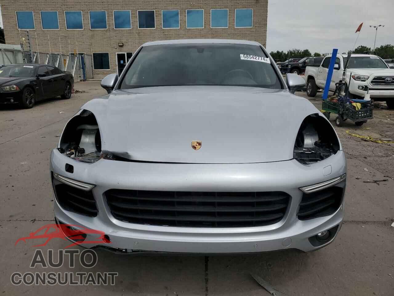 PORSCHE CAYENNE 2017 - WP1AA2A27HKA88346