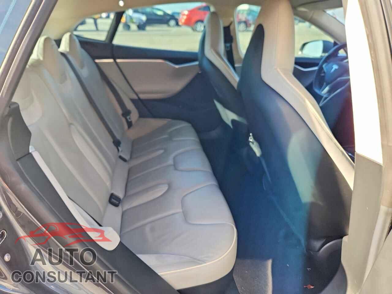 TESLA MODEL S 2014 - 5YJSA1H19EFP55911