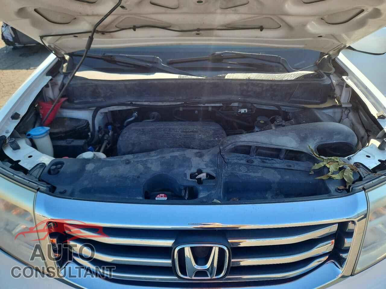 HONDA PILOT 2014 - 5FNYF4H48EB046670