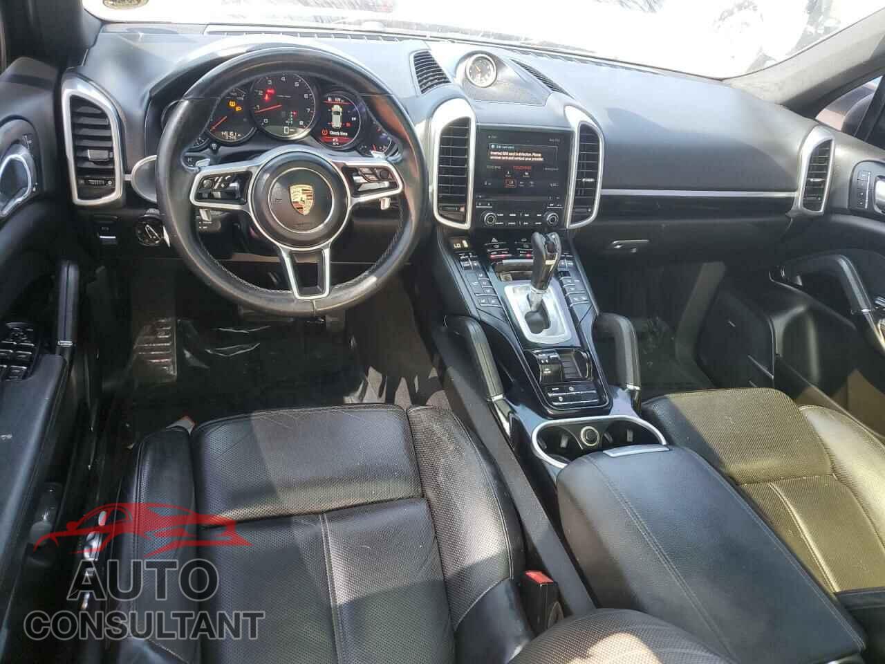 PORSCHE CAYENNE 2017 - WP1AA2A25HKA86482