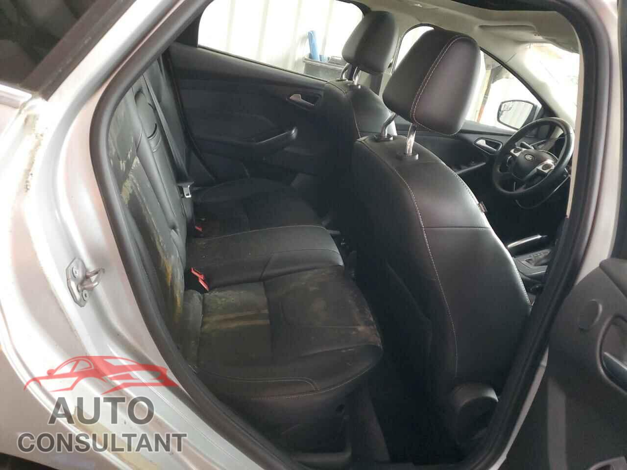 FORD FOCUS 2012 - 1FAHP3N21CL188465