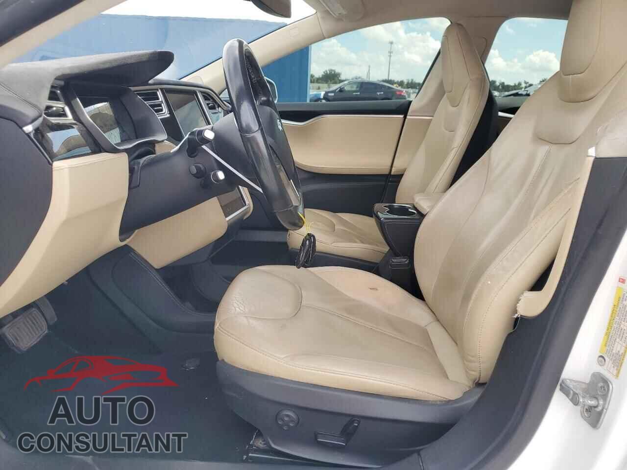 TESLA MODEL S 2014 - 5YJSA1H10EFP52007