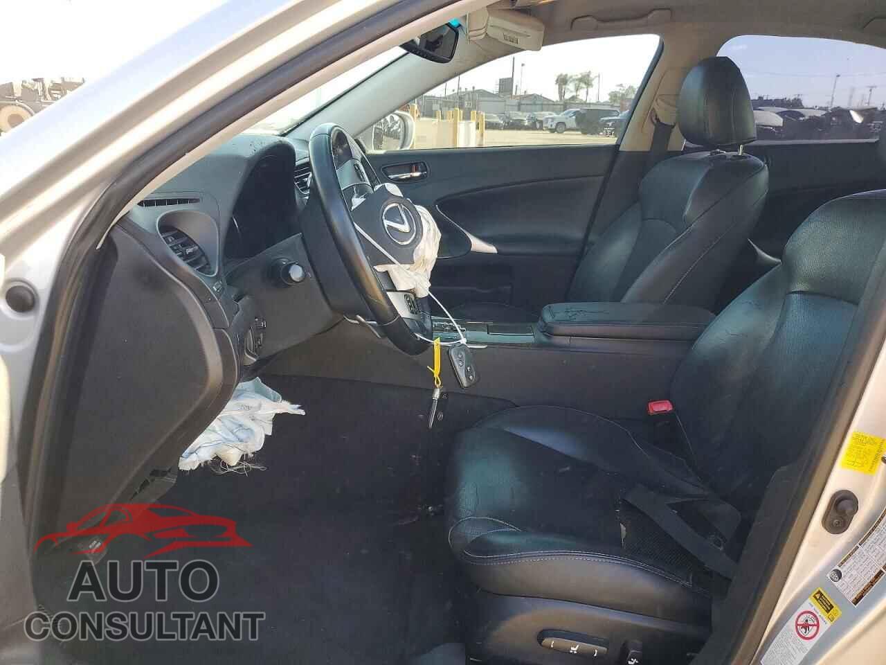 LEXUS IS 2011 - JTHBF5C25B5150563